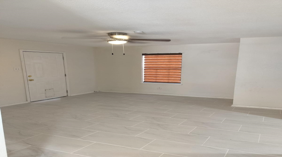 8801 McPherson Rd, Laredo, Texas 78045, 3 Bedrooms Bedrooms, 6 Rooms Rooms,3 BathroomsBathrooms,Residential,For Rent,8801 McPherson Rd,20261428