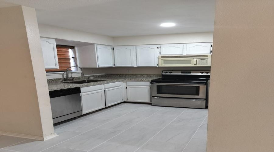 8801 McPherson Rd, Laredo, Texas 78045, 3 Bedrooms Bedrooms, 6 Rooms Rooms,3 BathroomsBathrooms,Residential,For Rent,8801 McPherson Rd,20261428