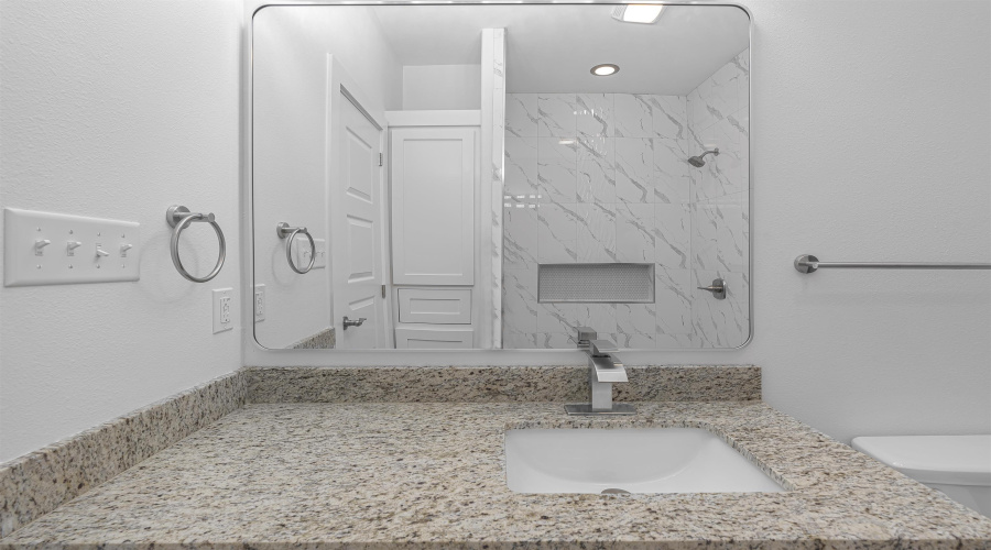 6001 Leopoldo Dr, Laredo, Texas 78045, 3 Bedrooms Bedrooms, 4 Rooms Rooms,2 BathroomsBathrooms,Residential,For Sale,6001 Leopoldo Dr,20261430