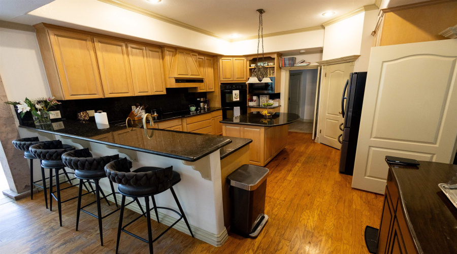 3001 Copperfield Cir, Laredo, Texas 78045, 5 Bedrooms Bedrooms, 15 Rooms Rooms,4 BathroomsBathrooms,Residential,For Sale,3001 Copperfield Cir,20261431