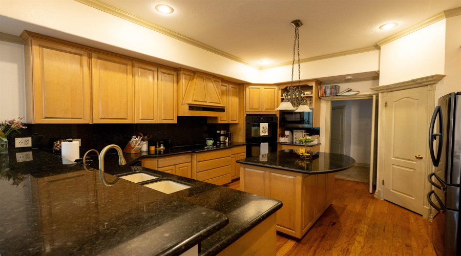 3001 Copperfield Cir, Laredo, Texas 78045, 5 Bedrooms Bedrooms, 15 Rooms Rooms,4 BathroomsBathrooms,Residential,For Sale,3001 Copperfield Cir,20261431