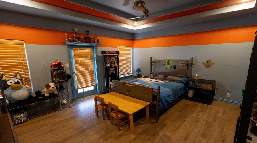 3001 Copperfield Cir, Laredo, Texas 78045, 5 Bedrooms Bedrooms, 15 Rooms Rooms,4 BathroomsBathrooms,Residential,For Sale,3001 Copperfield Cir,20261431