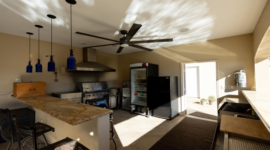 3001 Copperfield Cir, Laredo, Texas 78045, 5 Bedrooms Bedrooms, 15 Rooms Rooms,4 BathroomsBathrooms,Residential,For Sale,3001 Copperfield Cir,20261431