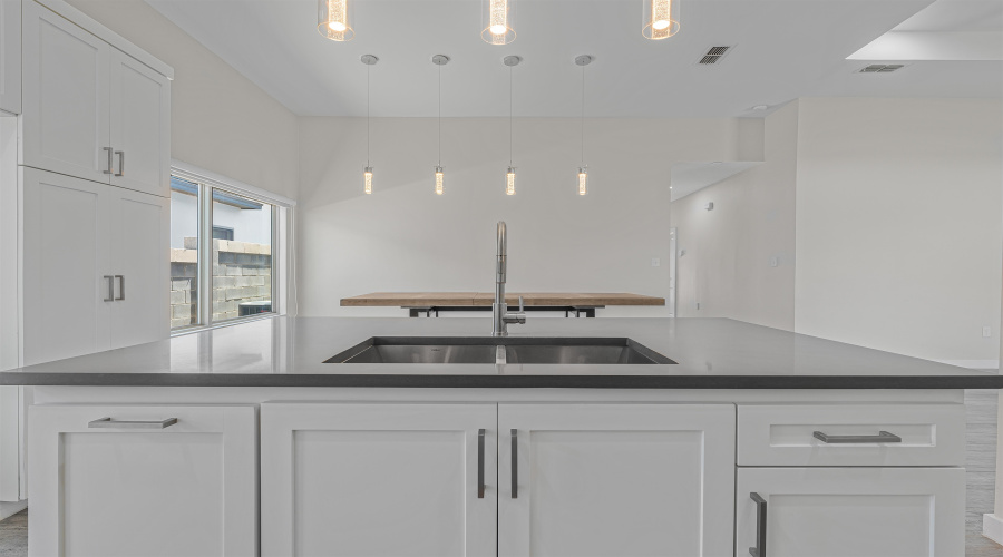 4017 Bella St., Laredo, Texas 78046, 3 Bedrooms Bedrooms, 5 Rooms Rooms,2 BathroomsBathrooms,Residential,For Sale,4017 Bella St.,20261434