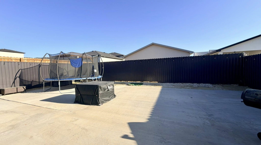 1611 Coba Dr., Laredo, Texas 78046, 4 Bedrooms Bedrooms, 7 Rooms Rooms,2 BathroomsBathrooms,Residential,For Sale,1611 Coba Dr.,20261435