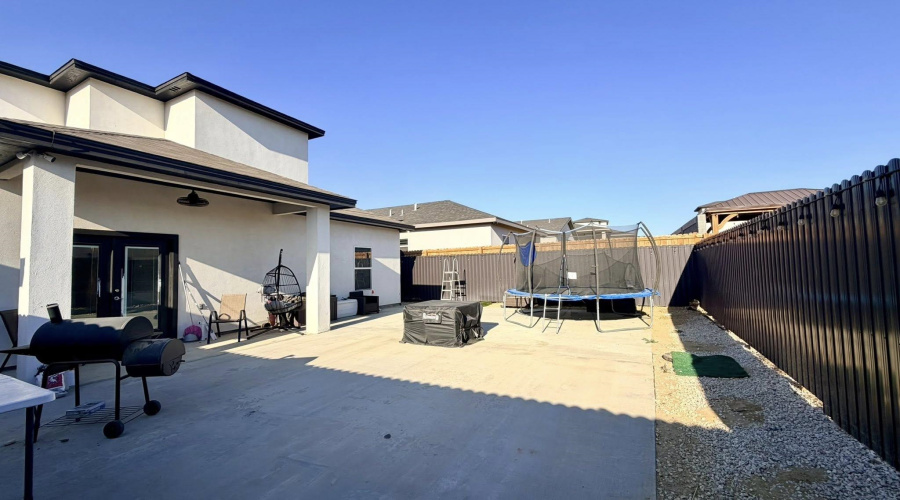 1611 Coba Dr., Laredo, Texas 78046, 4 Bedrooms Bedrooms, 7 Rooms Rooms,2 BathroomsBathrooms,Residential,For Sale,1611 Coba Dr.,20261435