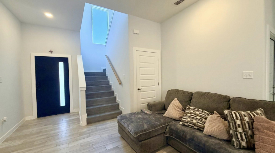 1611 Coba Dr., Laredo, Texas 78046, 4 Bedrooms Bedrooms, 7 Rooms Rooms,2 BathroomsBathrooms,Residential,For Sale,1611 Coba Dr.,20261435