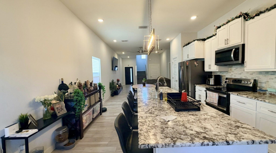 1611 Coba Dr., Laredo, Texas 78046, 4 Bedrooms Bedrooms, 7 Rooms Rooms,2 BathroomsBathrooms,Residential,For Sale,1611 Coba Dr.,20261435