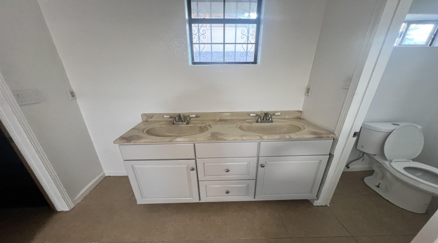 312 Candlewood Rd, Laredo, Texas 78045, 4 Bedrooms Bedrooms, 6 Rooms Rooms,4 BathroomsBathrooms,Residential,For Rent,312 Candlewood Rd,20261436