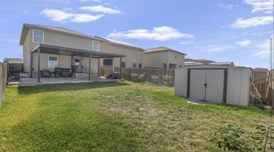 3708 Jaime Martin, Laredo, Texas 78046, 4 Bedrooms Bedrooms, 6 Rooms Rooms,2 BathroomsBathrooms,Residential,For Sale,3708 Jaime Martin,20261438