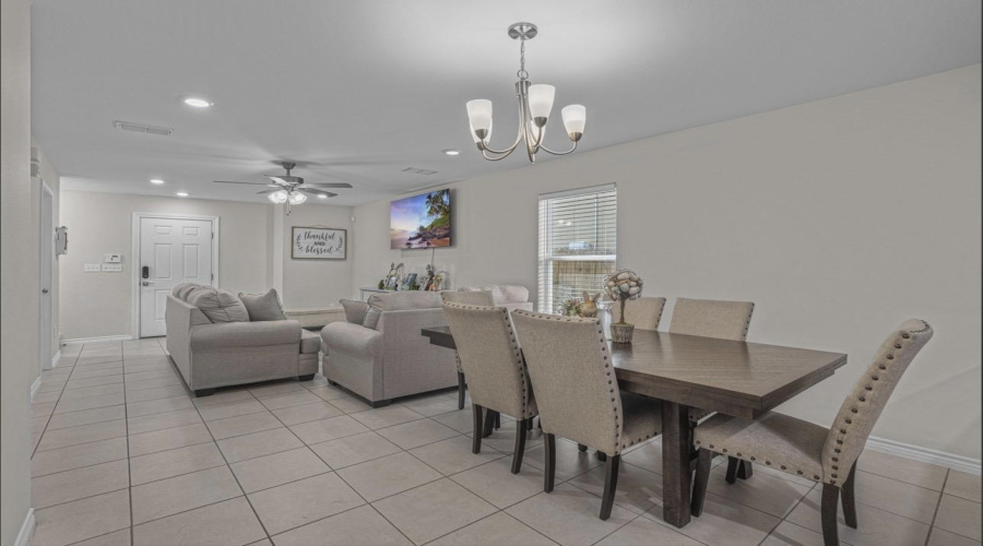 3708 Jaime Martin, Laredo, Texas 78046, 4 Bedrooms Bedrooms, 6 Rooms Rooms,2 BathroomsBathrooms,Residential,For Sale,3708 Jaime Martin,20261438