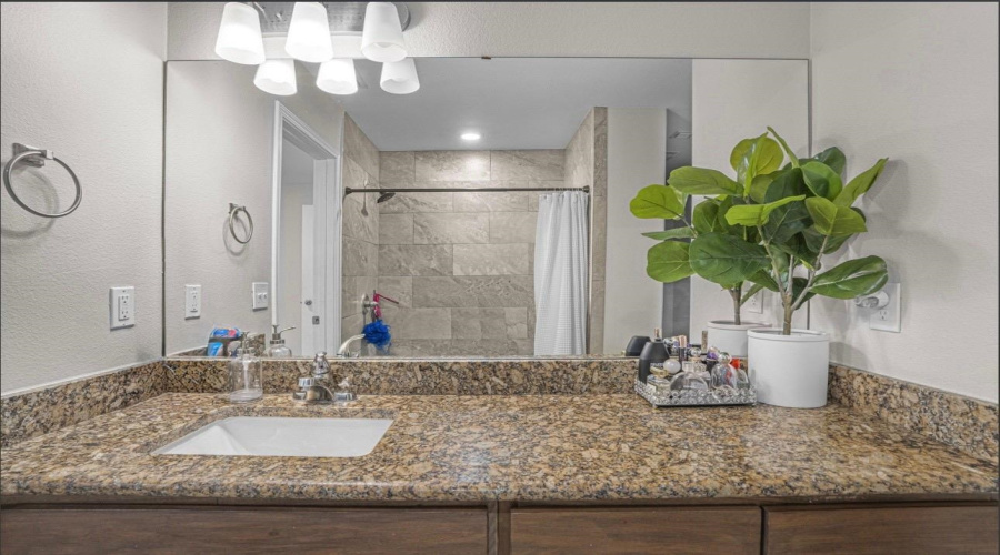 3708 Jaime Martin, Laredo, Texas 78046, 4 Bedrooms Bedrooms, 6 Rooms Rooms,2 BathroomsBathrooms,Residential,For Sale,3708 Jaime Martin,20261438