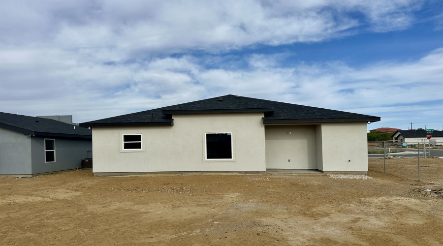 5014 Rio Seco St., Laredo, Texas 78046, 3 Bedrooms Bedrooms, 6 Rooms Rooms,2 BathroomsBathrooms,Residential,For Sale,5014 Rio Seco St.,20261439