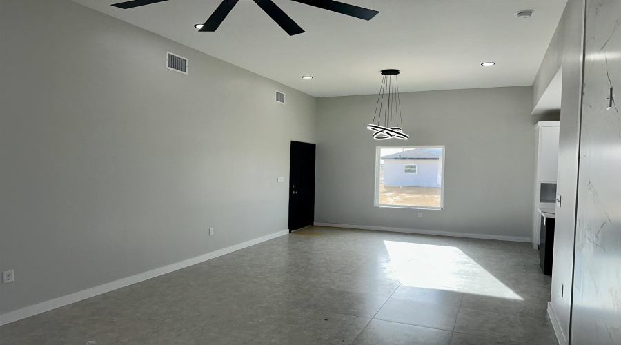 5014 Rio Seco St., Laredo, Texas 78046, 3 Bedrooms Bedrooms, 6 Rooms Rooms,2 BathroomsBathrooms,Residential,For Sale,5014 Rio Seco St.,20261439