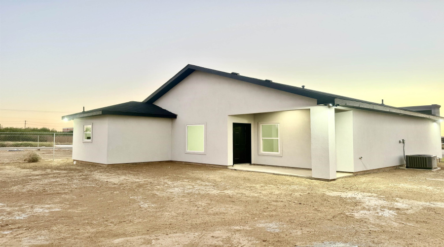 5014 Luna Grande Lp., Laredo, Texas 78046, 3 Bedrooms Bedrooms, 6 Rooms Rooms,2 BathroomsBathrooms,Residential,For Sale,5014 Luna Grande Lp.,20261440