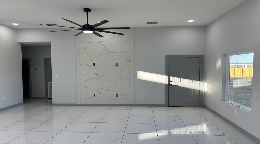 5014 Luna Grande Lp., Laredo, Texas 78046, 3 Bedrooms Bedrooms, 6 Rooms Rooms,2 BathroomsBathrooms,Residential,For Sale,5014 Luna Grande Lp.,20261440