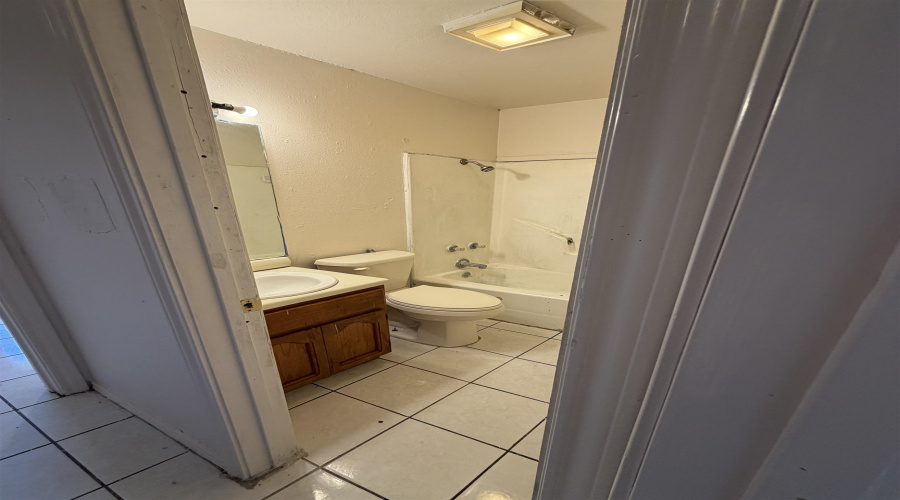 2605 Springfield Ave, Laredo, Texas 78040, 2 Bedrooms Bedrooms, 4 Rooms Rooms,1 BathroomBathrooms,Residential,For Rent,2605 Springfield Ave,20261441