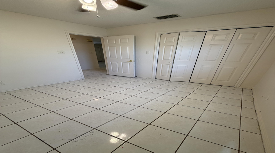 2605 Springfield Ave, Laredo, Texas 78040, 2 Bedrooms Bedrooms, 4 Rooms Rooms,1 BathroomBathrooms,Residential,For Rent,2605 Springfield Ave,20261441