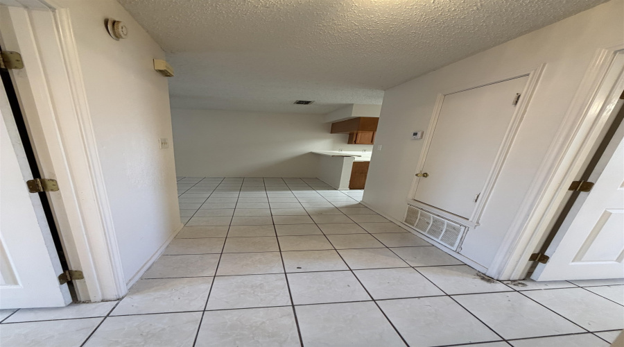 2605 Springfield Ave, Laredo, Texas 78040, 2 Bedrooms Bedrooms, 4 Rooms Rooms,1 BathroomBathrooms,Residential,For Rent,2605 Springfield Ave,20261441