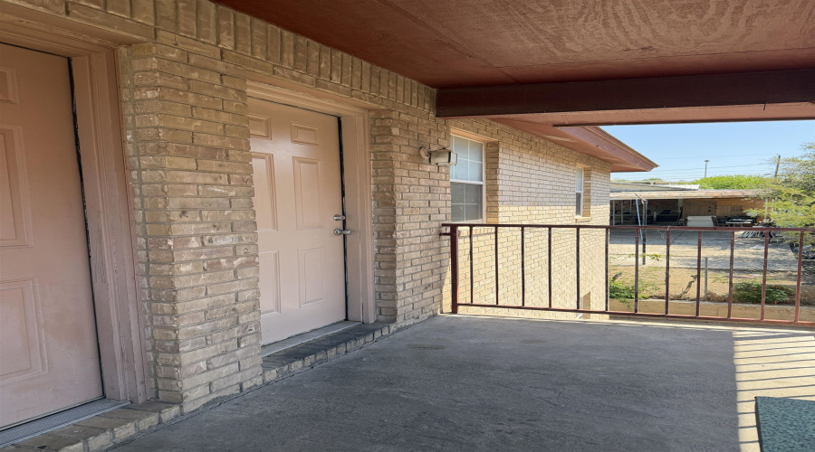 2605 Springfield Ave, Laredo, Texas 78040, 2 Bedrooms Bedrooms, 4 Rooms Rooms,1 BathroomBathrooms,Residential,For Rent,2605 Springfield Ave,20261441