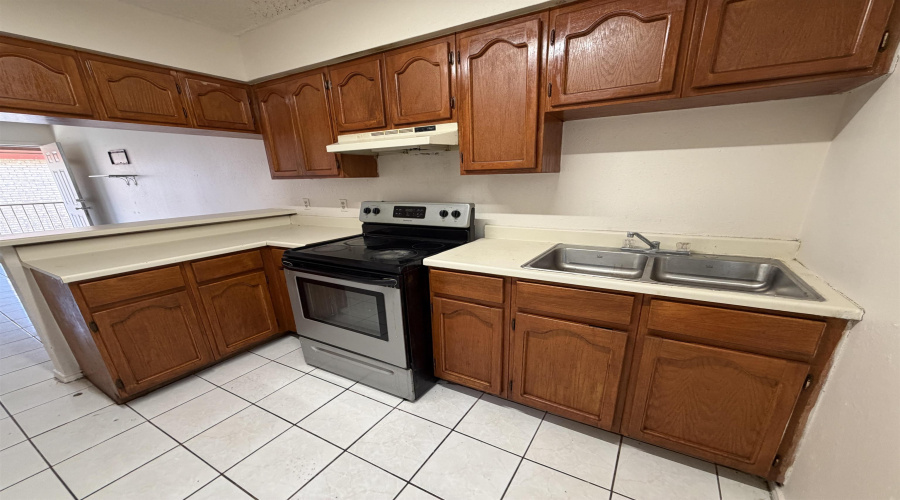 2605 Springfield Ave, Laredo, Texas 78040, 2 Bedrooms Bedrooms, 4 Rooms Rooms,1 BathroomBathrooms,Residential,For Rent,2605 Springfield Ave,20261441