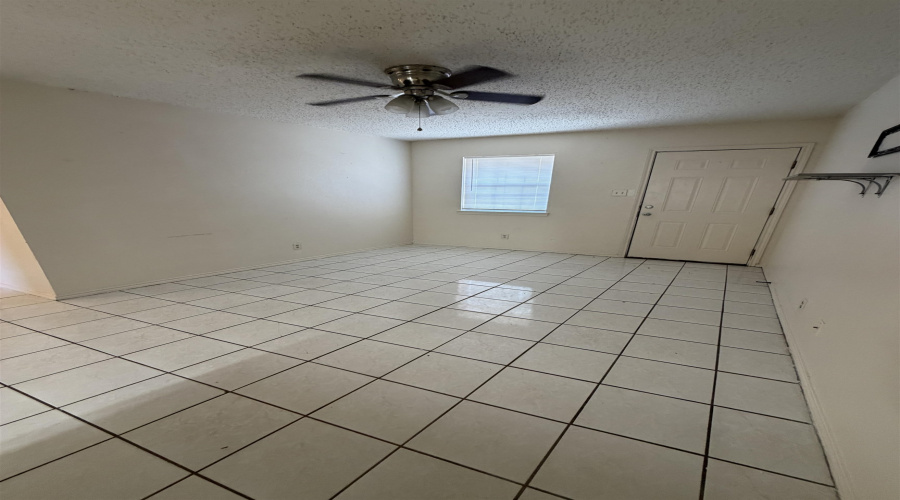 2605 Springfield Ave, Laredo, Texas 78040, 2 Bedrooms Bedrooms, 4 Rooms Rooms,1 BathroomBathrooms,Residential,For Rent,2605 Springfield Ave,20261441