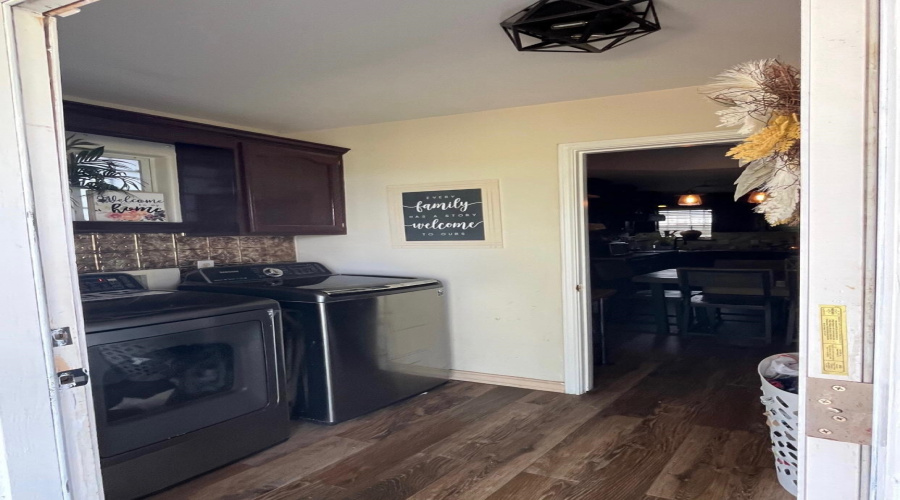 37 Los Lobos Blvd., Hebbronville, Texas 78361, 3 Bedrooms Bedrooms, 5 Rooms Rooms,2 BathroomsBathrooms,Residential,For Sale,37 Los Lobos Blvd.,20261443