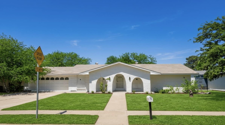 204 Esperanza Dr, Laredo, Texas 78041, 3 Bedrooms Bedrooms, 6 Rooms Rooms,2 BathroomsBathrooms,Residential,For Sale,204 Esperanza Dr,20261445