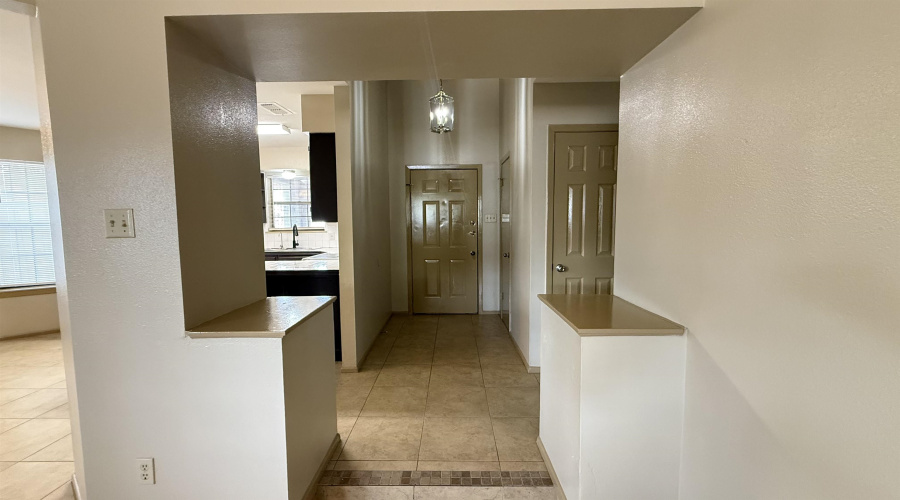 8635 Oakridge Lp, Laredo, Texas 78045, 3 Bedrooms Bedrooms, 5 Rooms Rooms,2 BathroomsBathrooms,Residential,For Sale,8635 Oakridge Lp,20261447