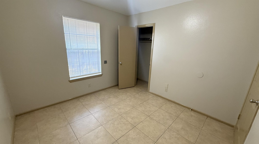 8635 Oakridge Lp, Laredo, Texas 78045, 3 Bedrooms Bedrooms, 5 Rooms Rooms,2 BathroomsBathrooms,Residential,For Sale,8635 Oakridge Lp,20261447