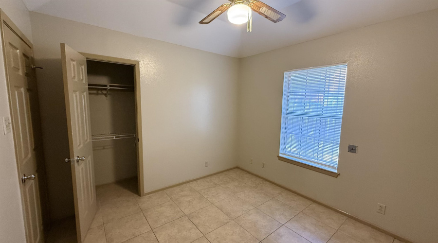 8635 Oakridge Lp, Laredo, Texas 78045, 3 Bedrooms Bedrooms, 5 Rooms Rooms,2 BathroomsBathrooms,Residential,For Sale,8635 Oakridge Lp,20261447