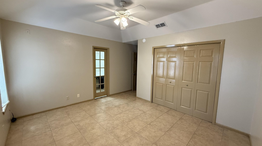 8635 Oakridge Lp, Laredo, Texas 78045, 3 Bedrooms Bedrooms, 5 Rooms Rooms,2 BathroomsBathrooms,Residential,For Sale,8635 Oakridge Lp,20261447