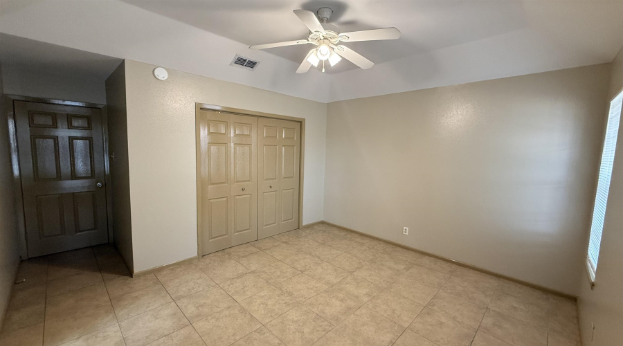 8635 Oakridge Lp, Laredo, Texas 78045, 3 Bedrooms Bedrooms, 5 Rooms Rooms,2 BathroomsBathrooms,Residential,For Sale,8635 Oakridge Lp,20261447