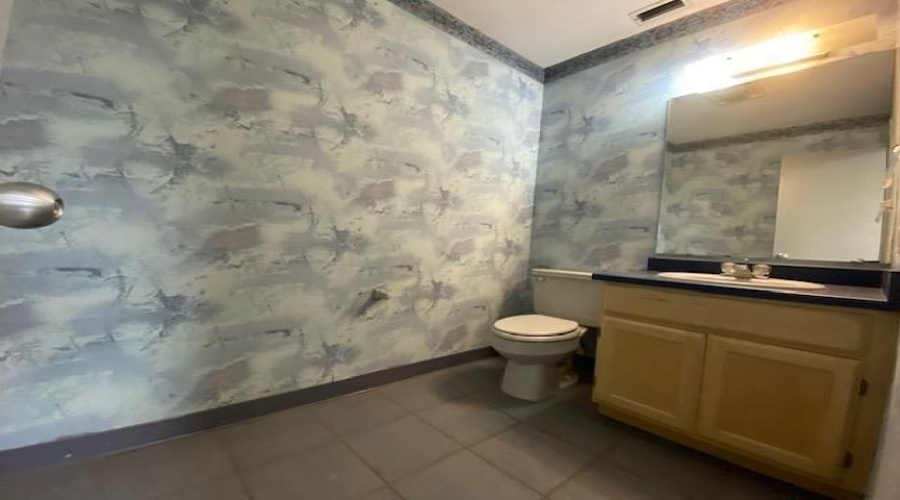 14202 Atlanta Dr, LAREDO, Texas 78045, 1 Bedroom Bedrooms, 11 Rooms Rooms,3 BathroomsBathrooms,Commercial/industrial,For Rent,14202 Atlanta Dr,20261450