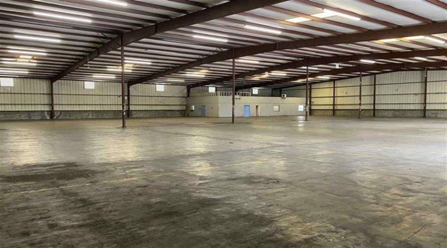 14202 Atlanta Dr, LAREDO, Texas 78045, 1 Bedroom Bedrooms, 11 Rooms Rooms,3 BathroomsBathrooms,Commercial/industrial,For Rent,14202 Atlanta Dr,20261450