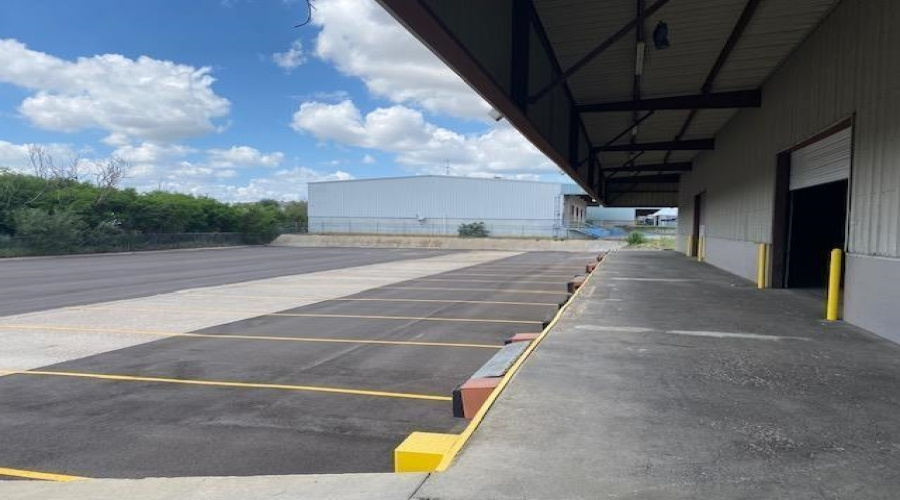 14202 Atlanta Dr, LAREDO, Texas 78045, 1 Bedroom Bedrooms, 11 Rooms Rooms,3 BathroomsBathrooms,Commercial/industrial,For Rent,14202 Atlanta Dr,20261450