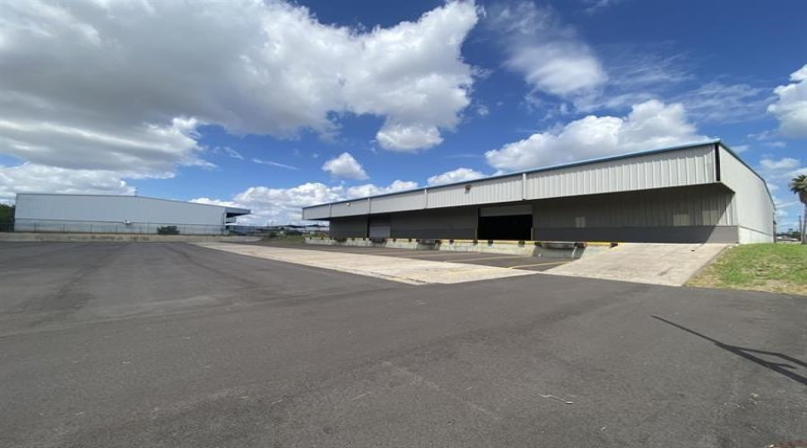 14202 Atlanta Dr, LAREDO, Texas 78045, 1 Bedroom Bedrooms, 11 Rooms Rooms,3 BathroomsBathrooms,Commercial/industrial,For Rent,14202 Atlanta Dr,20261450