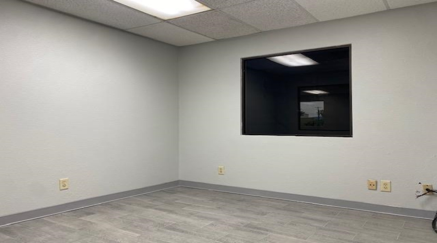 14202 Atlanta Dr, LAREDO, Texas 78045, 1 Bedroom Bedrooms, 11 Rooms Rooms,3 BathroomsBathrooms,Commercial/industrial,For Rent,14202 Atlanta Dr,20261450