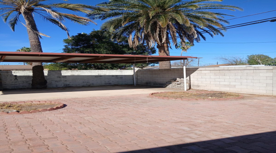 2220 E Plum St, Laredo, Texas 78043, 3 Bedrooms Bedrooms, 6 Rooms Rooms,3 BathroomsBathrooms,Residential,For Sale,2220 E Plum St,20261448