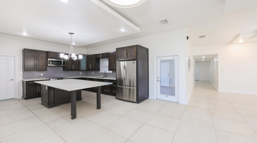 2319 Palos Lp, Laredo, Texas 78041-5940, 3 Bedrooms Bedrooms, 5 Rooms Rooms,2 BathroomsBathrooms,Residential,For Rent,2319 Palos Lp,20261451