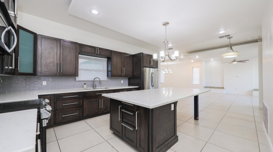 2319 Palos Lp, Laredo, Texas 78041-5940, 3 Bedrooms Bedrooms, 5 Rooms Rooms,2 BathroomsBathrooms,Residential,For Rent,2319 Palos Lp,20261451