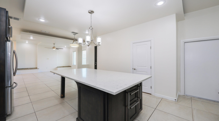 2319 Palos Lp, Laredo, Texas 78041-5940, 3 Bedrooms Bedrooms, 5 Rooms Rooms,2 BathroomsBathrooms,Residential,For Rent,2319 Palos Lp,20261451