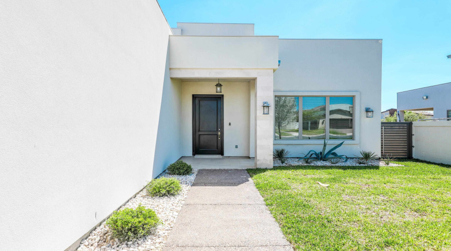 2319 Palos Lp, Laredo, Texas 78041-5940, 3 Bedrooms Bedrooms, 5 Rooms Rooms,2 BathroomsBathrooms,Residential,For Rent,2319 Palos Lp,20261451