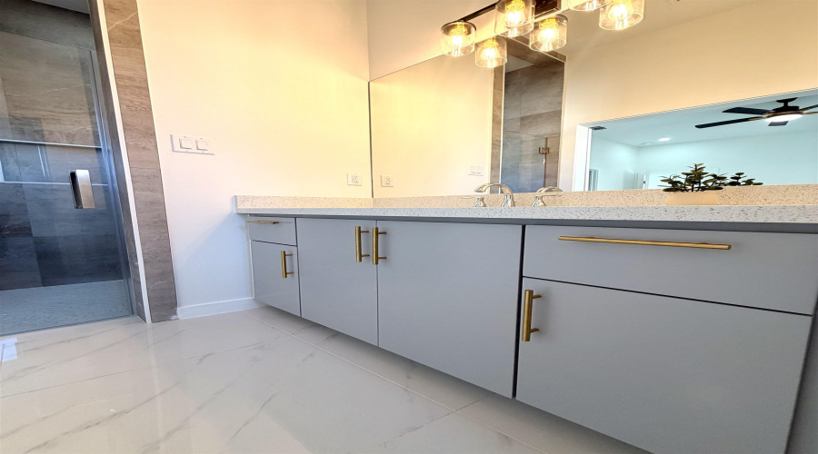 1704 Cordova Dr., Laredo, Texas 78046, 3 Bedrooms Bedrooms, 5 Rooms Rooms,2 BathroomsBathrooms,Residential,For Sale,1704 Cordova Dr.,20261453