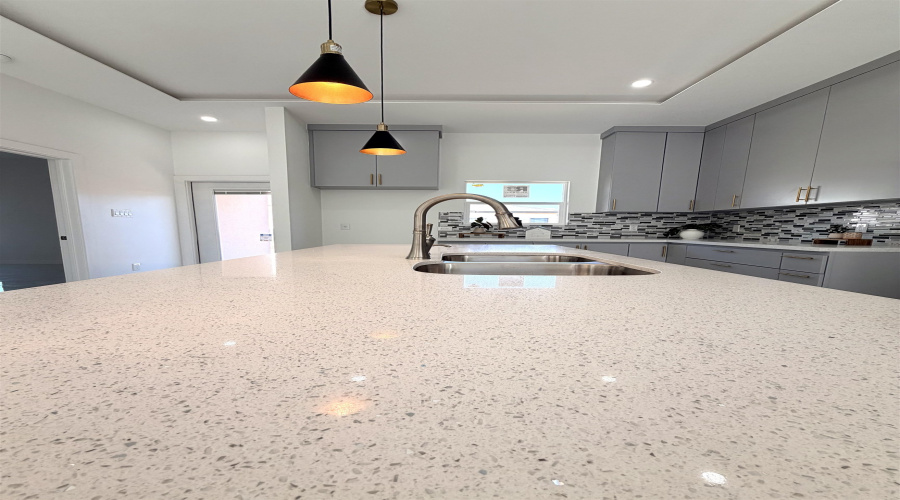 1704 Cordova Dr., Laredo, Texas 78046, 3 Bedrooms Bedrooms, 5 Rooms Rooms,2 BathroomsBathrooms,Residential,For Sale,1704 Cordova Dr.,20261453