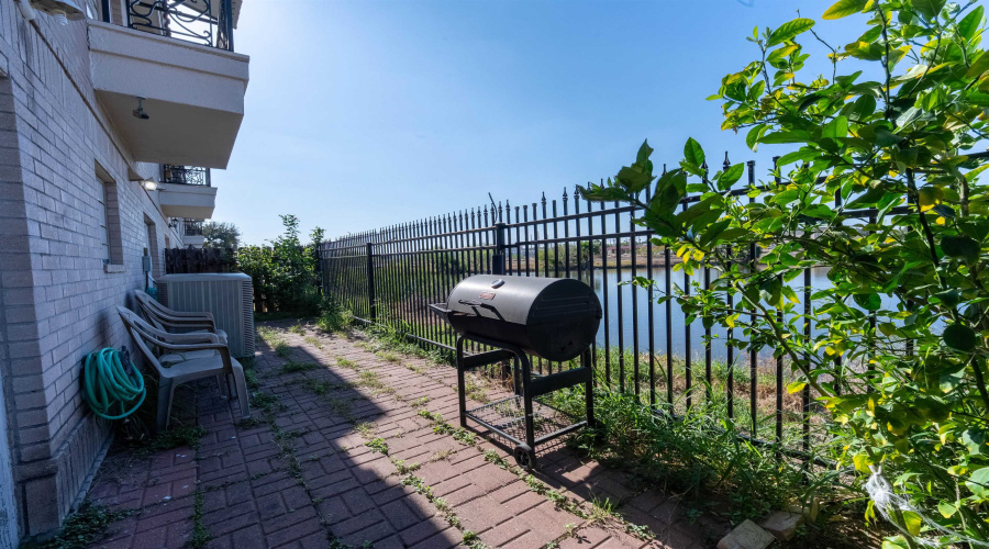 7521 Country Club Dr, Laredo, Texas 78041, 3 Bedrooms Bedrooms, 6 Rooms Rooms,2 BathroomsBathrooms,Residential,For Rent,7521 Country Club Dr,20261454