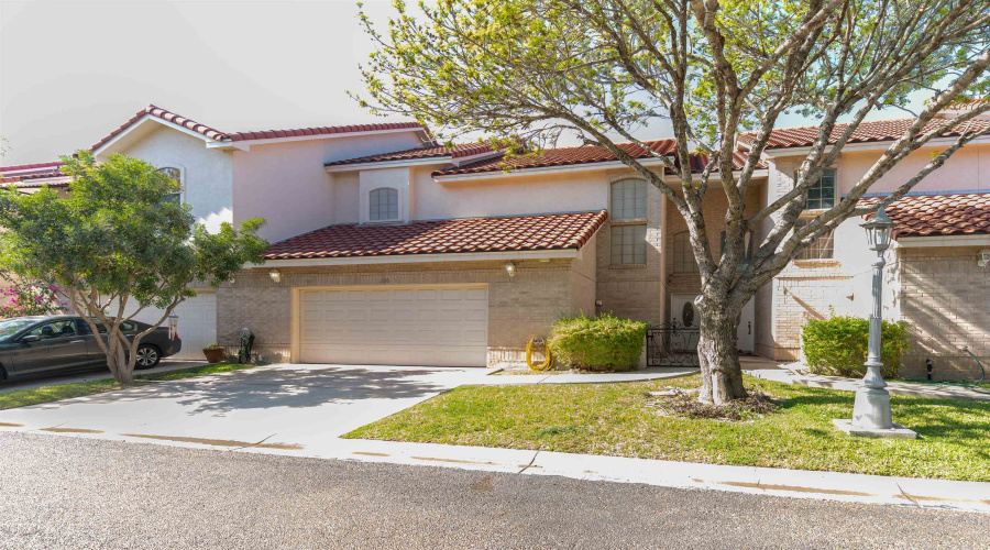 7521 Country Club Dr, Laredo, Texas 78041, 3 Bedrooms Bedrooms, 6 Rooms Rooms,2 BathroomsBathrooms,Residential,For Rent,7521 Country Club Dr,20261454