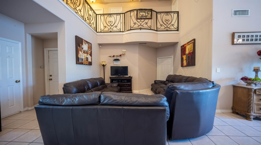 7521 Country Club Dr, Laredo, Texas 78041, 3 Bedrooms Bedrooms, 6 Rooms Rooms,2 BathroomsBathrooms,Residential,For Rent,7521 Country Club Dr,20261454