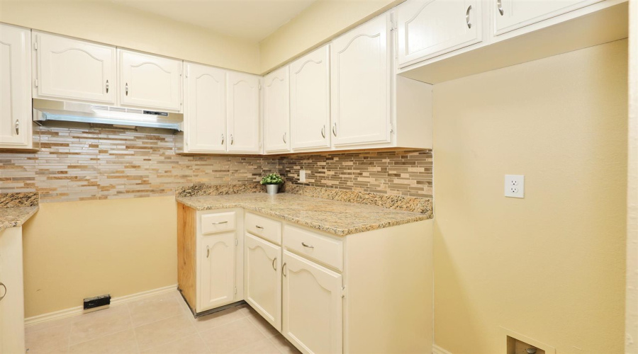 8911 McPherson Rd, Laredo, Texas 78045, 2 Bedrooms Bedrooms, 4 Rooms Rooms,2 BathroomsBathrooms,Residential,For Rent,8911 McPherson Rd,20261455