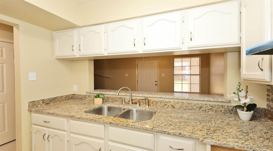 8911 McPherson Rd, Laredo, Texas 78045, 2 Bedrooms Bedrooms, 4 Rooms Rooms,2 BathroomsBathrooms,Residential,For Rent,8911 McPherson Rd,20261455